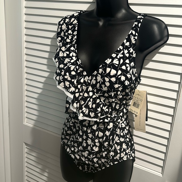 🌸🌸🌸Gottex Summertime V Neck One Piece Swimsuit with bow on the side. - Picture 1 of 7